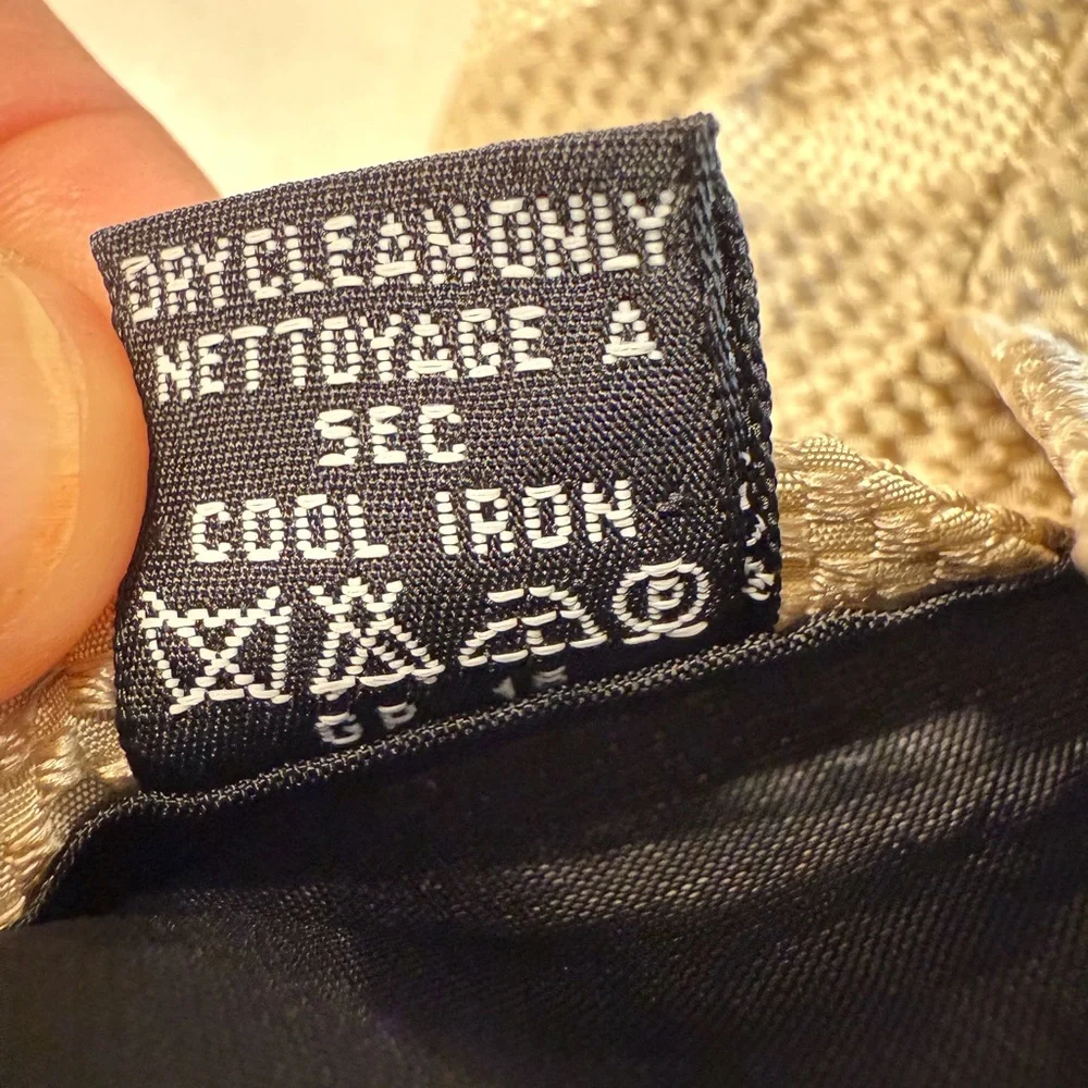 2 Hugo Boss TIE IN ITALIAN-MADE 100% SILK‎
